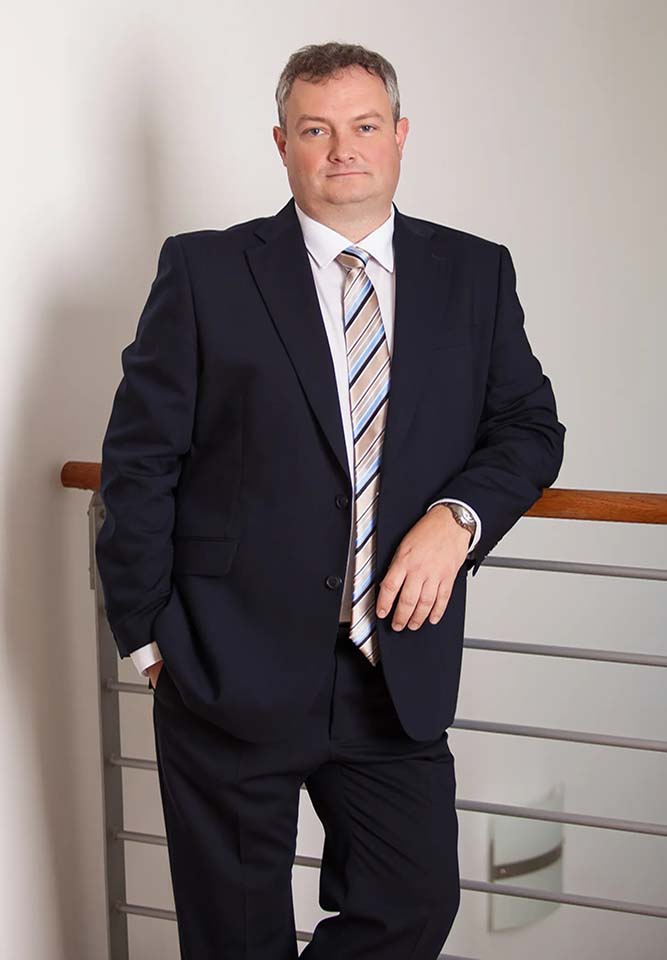 Partnereim Radó Róbert - Rob Business Executice Coach, Sales Coach, Felsővezető, üzleti management tanácsadó Vezetői coach